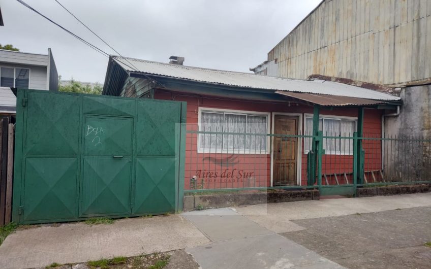 SE VENDE CASA ANTIGUA DE 1 PISO EN CALLE ANTOFAGASTA, RAHUE BAJO, OSORNO (ID31557)