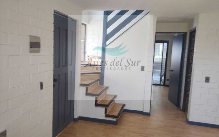 SE VENDE CASA HABITACION CON TRES CABAÑAS CALLE REPUBLICA OSORNO (ID32833)
